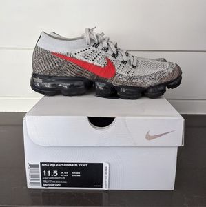 Nike Air 2017 Vapormax Flyknit 1 size 11.5 mens